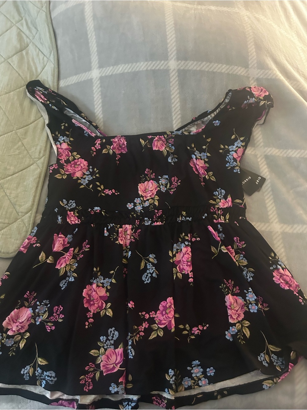 Torrid Flutter Sleeve Babydoll Top in Kirby Floral- Size 2 NWT